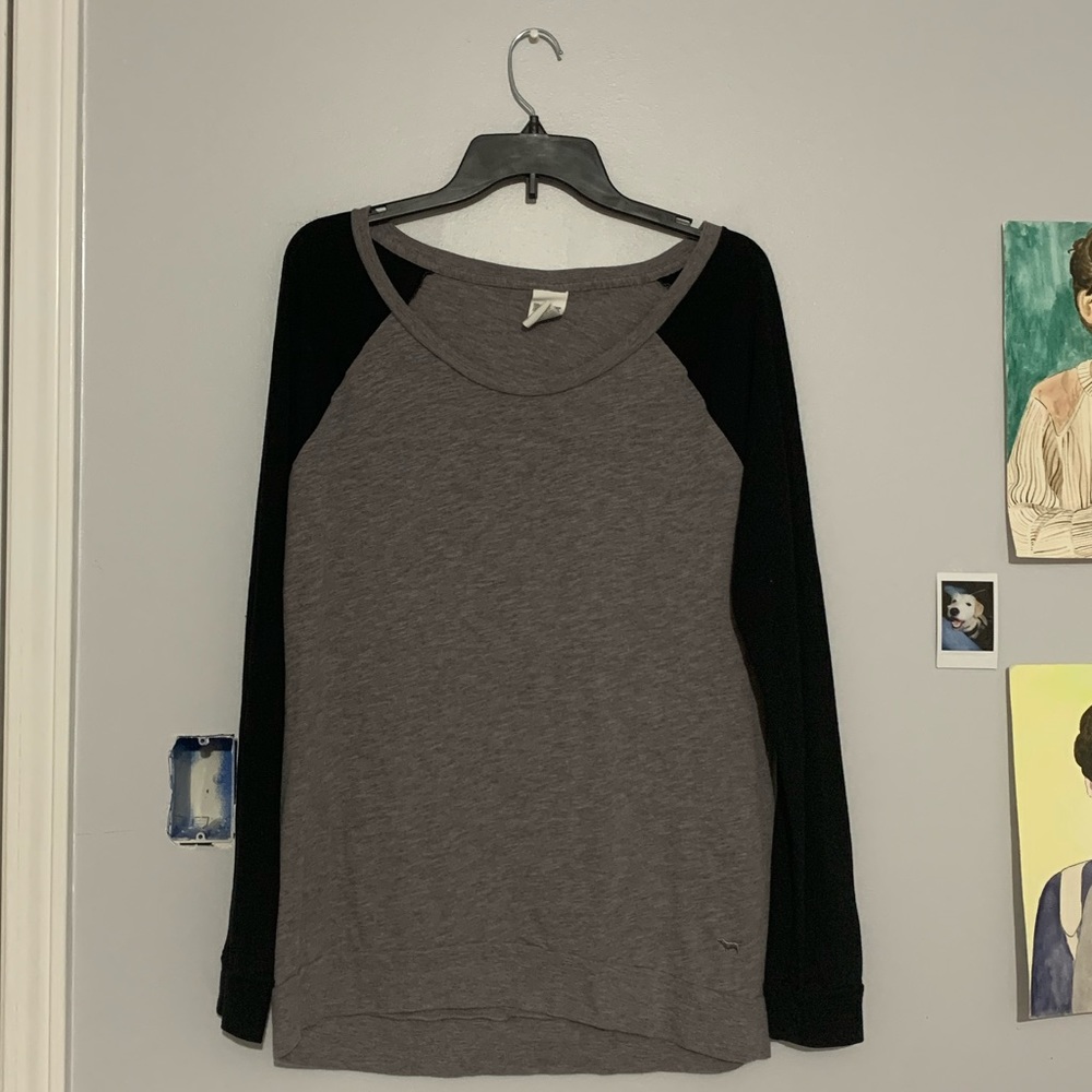 PINK VICTORIAS SECRET TEE